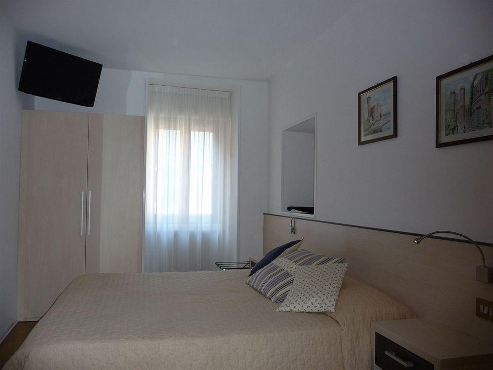 Albergo Aurora Malcesine Exterior photo